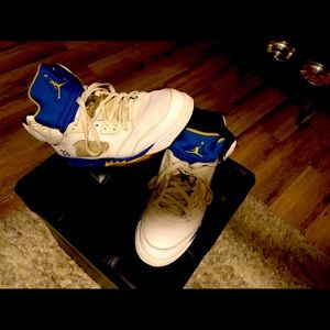 Air Jordan “5” blue yellow